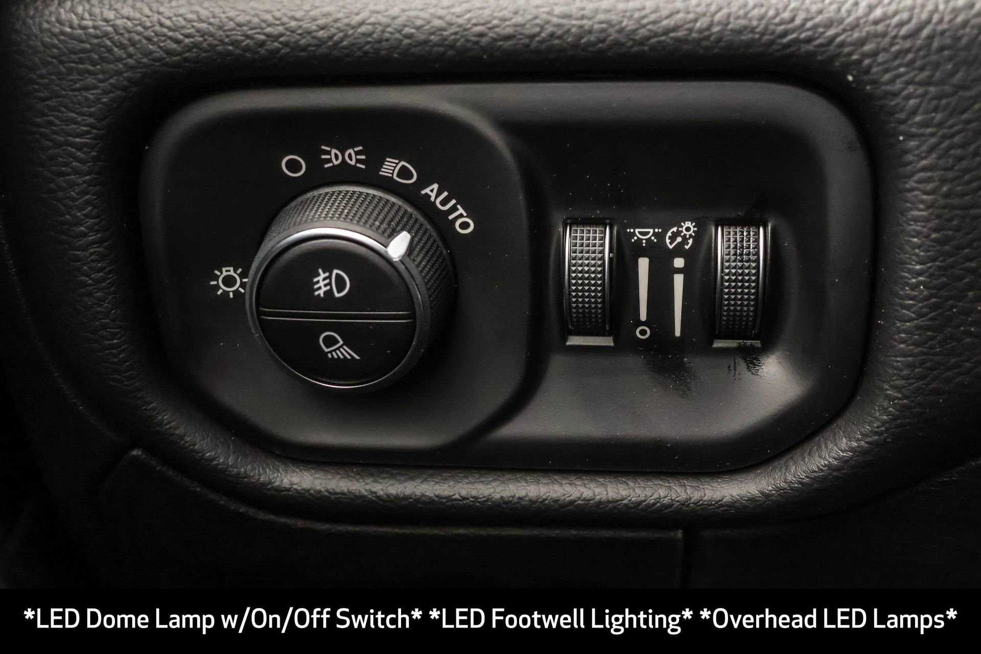 New 2026 RAM 1500 4x4 Crew Cab image 32