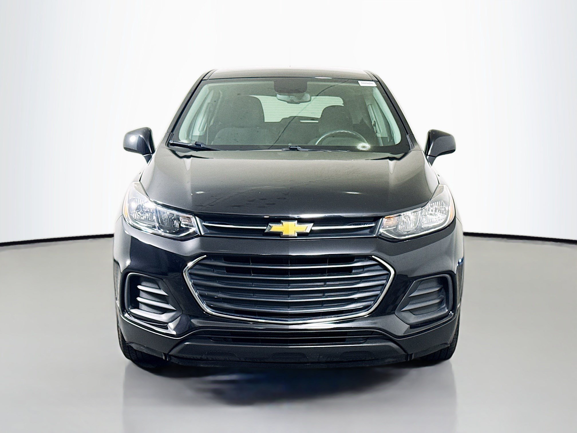 Used 2021 Chevrolet Trax LS w/ Tint and Cruise Package FWD image 2