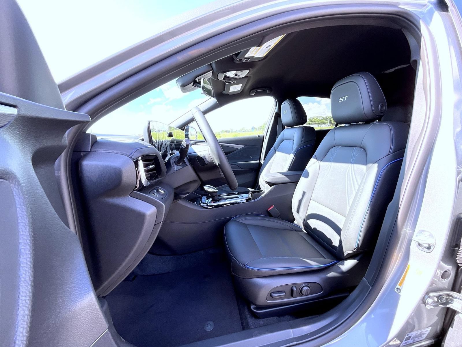 New 2026 Buick Envista Sport Touring w/ Convenience I Package FWD image 10