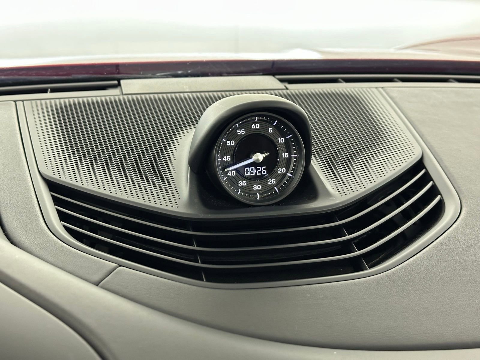 Used 2024 Porsche Taycan 4S w/ Premium Package image 31