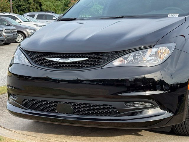 New 2027 Chrysler Pacifica LX FWD image 10