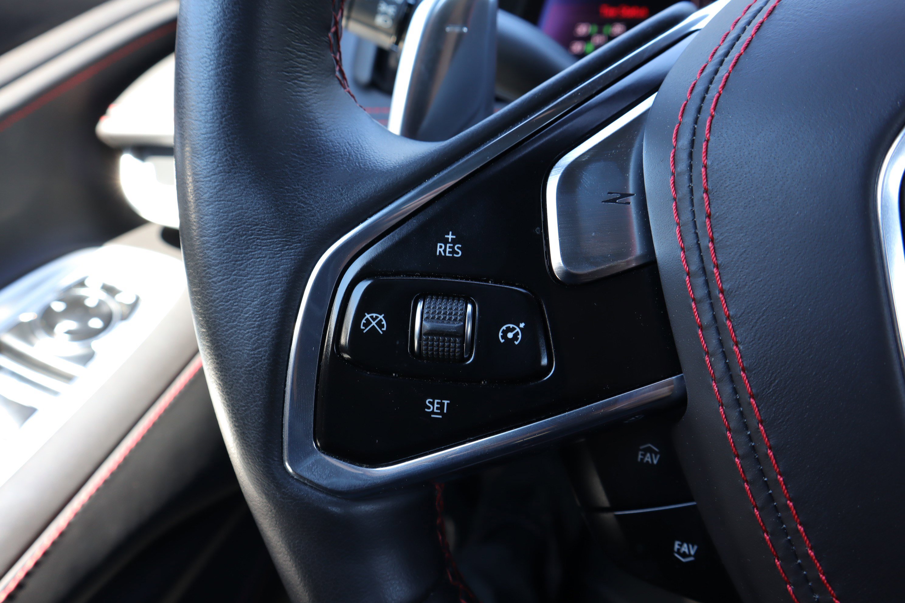 Used 2021 Chevrolet Corvette Stingray Premium Conv w/ Z51 Performance Package RWD image 17
