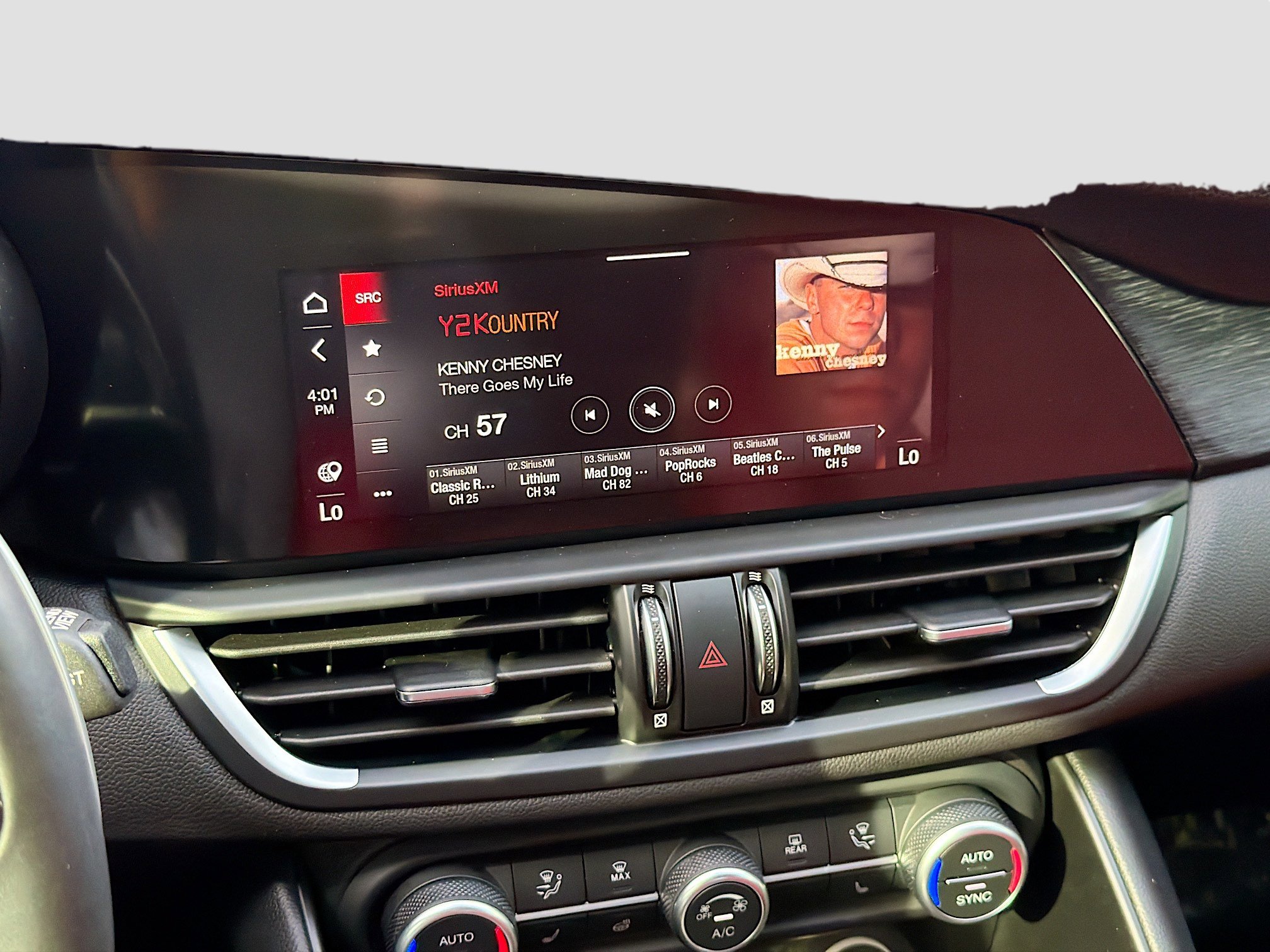 Used 2024 Alfa Romeo Giulia Sprint image 31