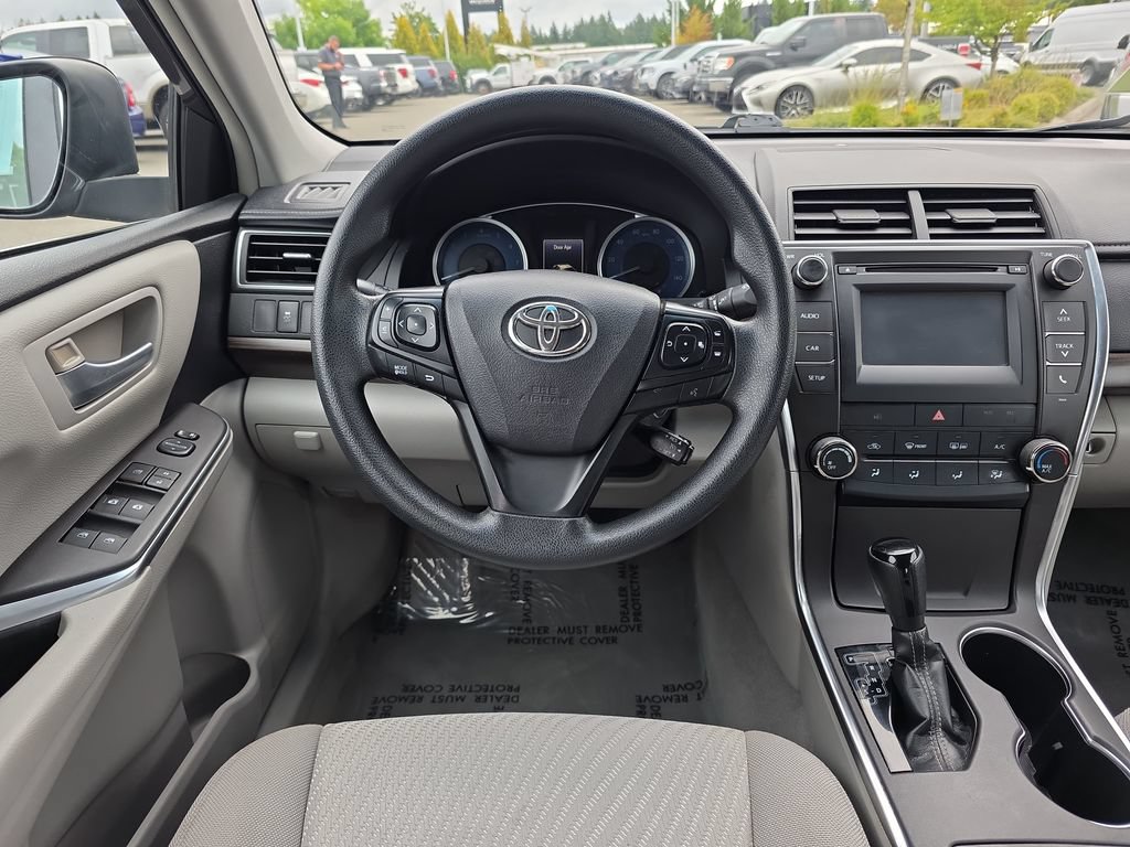 Used 2016 Toyota Camry LE FWD image 7