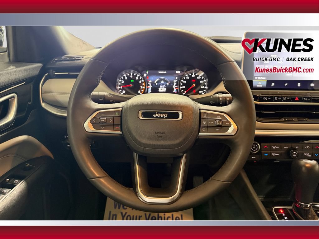 Used 2025 Jeep Compass Limited AWD/4WD image 15