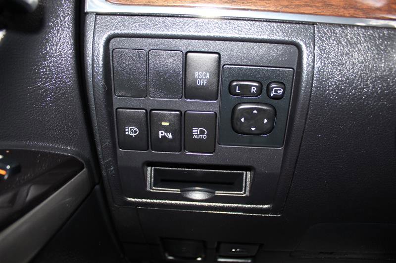 Used 2016 Toyota Land Cruiser AWD/4WD image 28