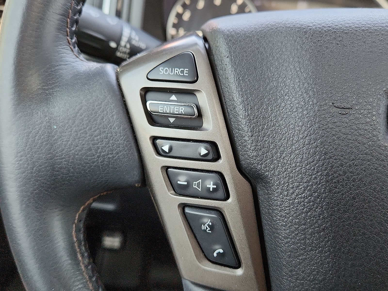 Used 2023 Nissan Titan Platinum Reserve w/ Moonroof Package AWD/4WD image 18