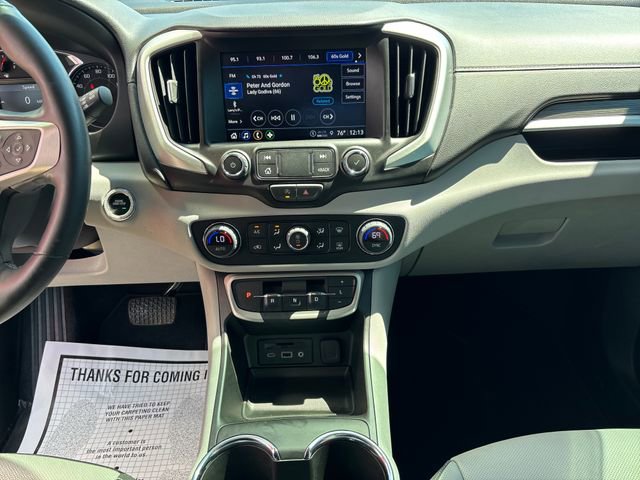 Used 2024 GMC Terrain SLT image 17