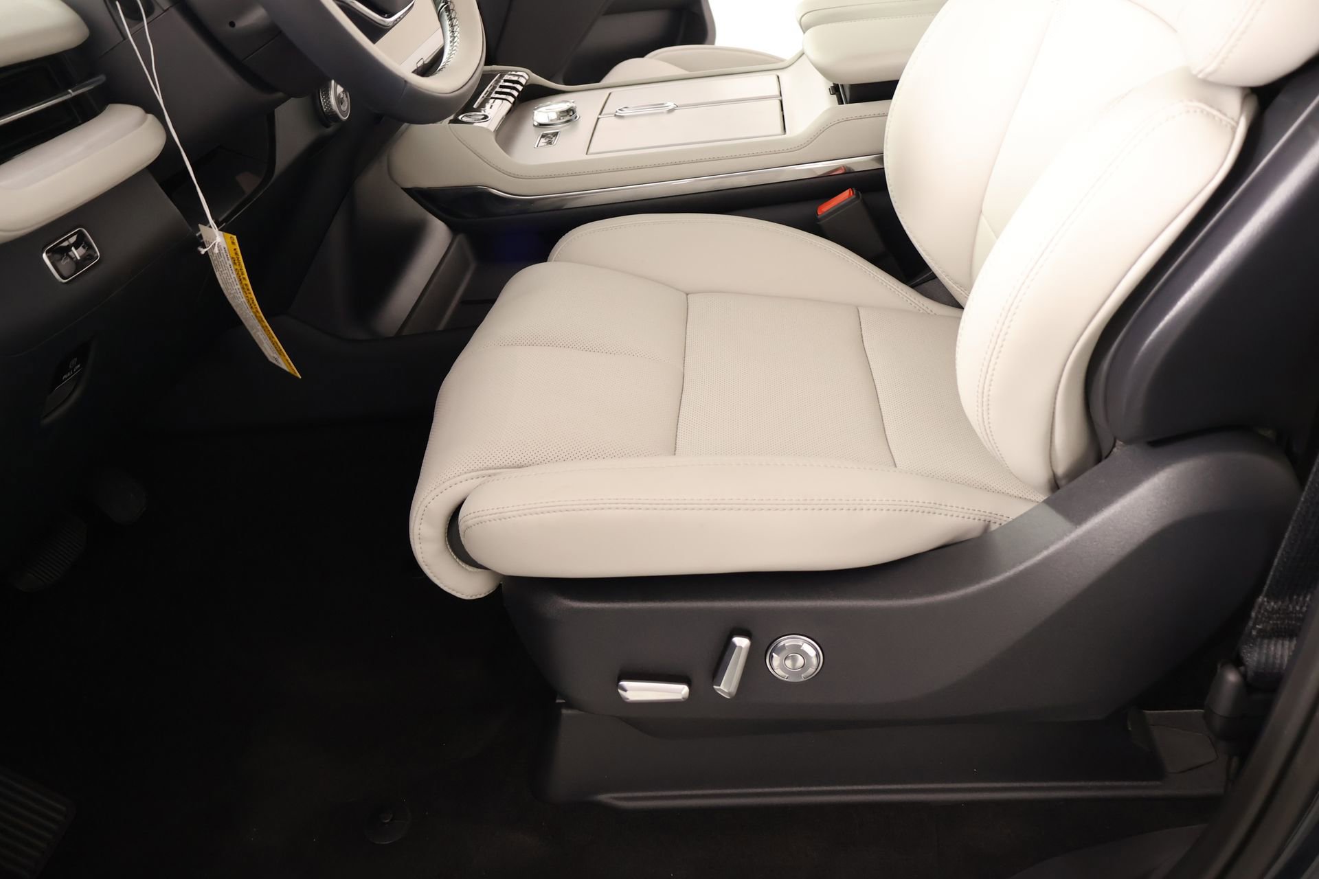 New 2026 Lincoln Navigator Premiere AWD/4WD image 10