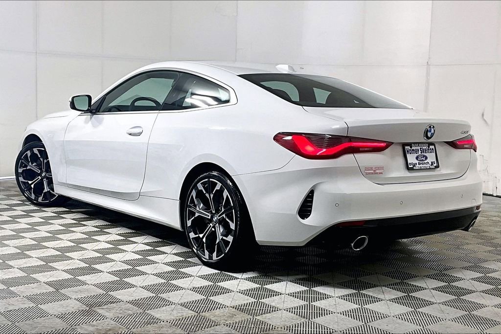 Used 2025 BMW 430i Coupe w/ Convenience Package image 11