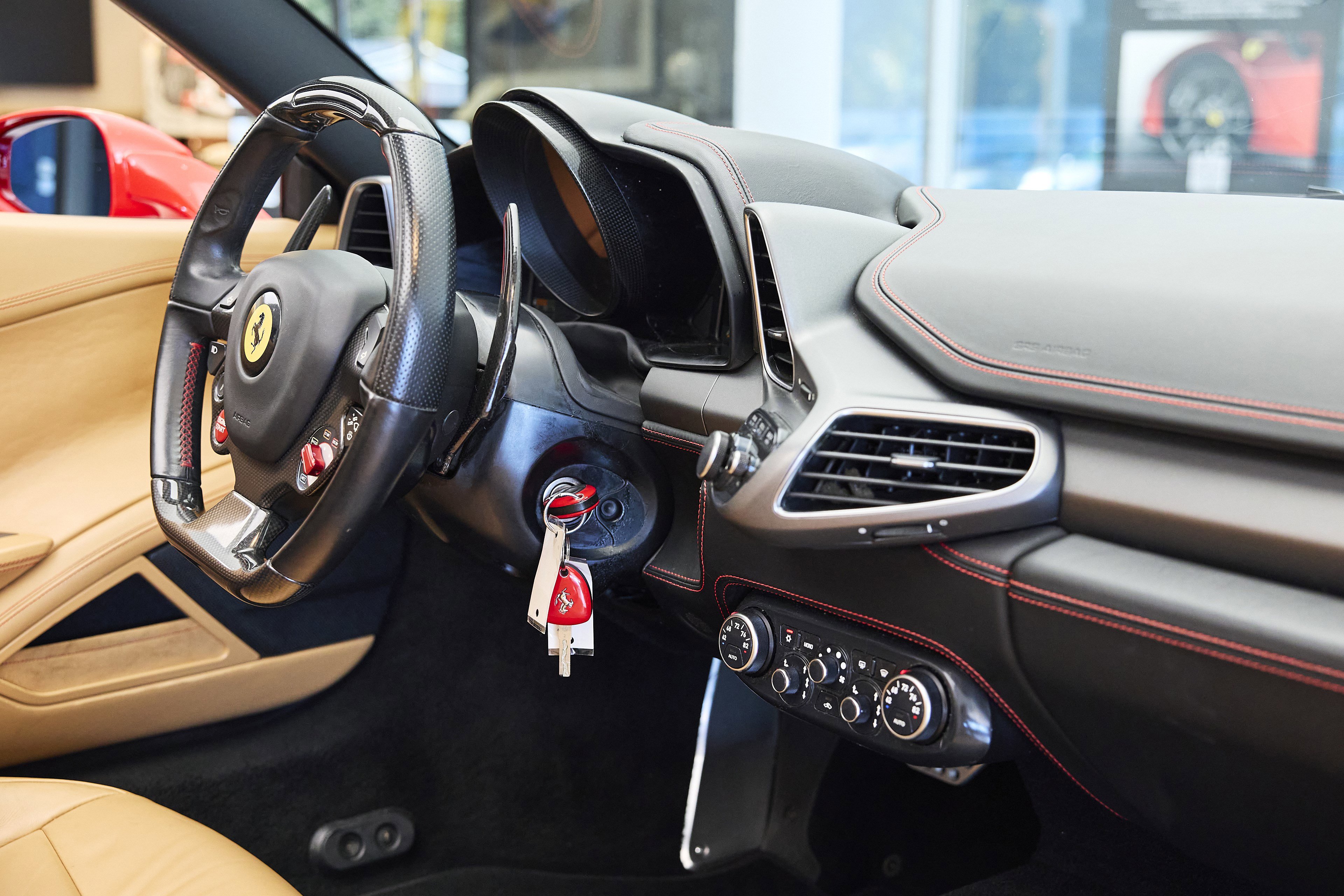 Used 2014 Ferrari 458 Spider image 24
