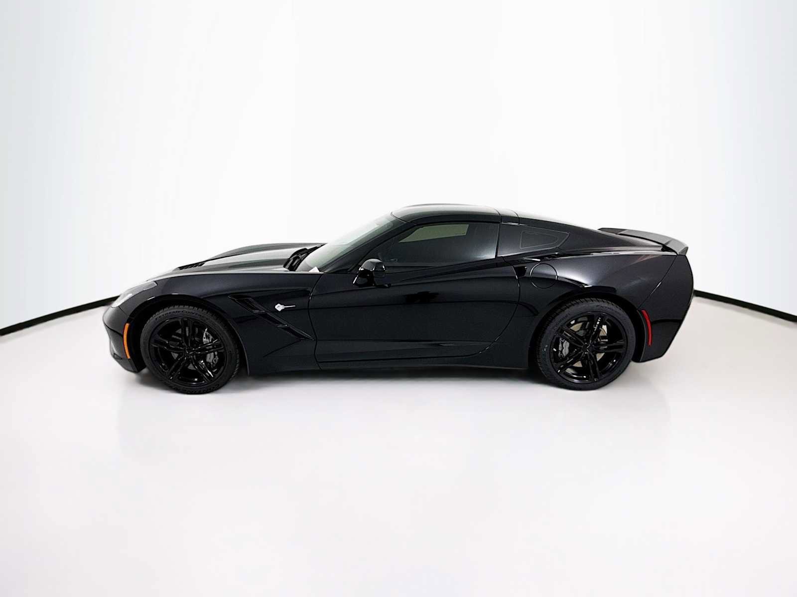 Used 2017 Chevrolet Corvette Stingray Coupe w/ 1LT image 2