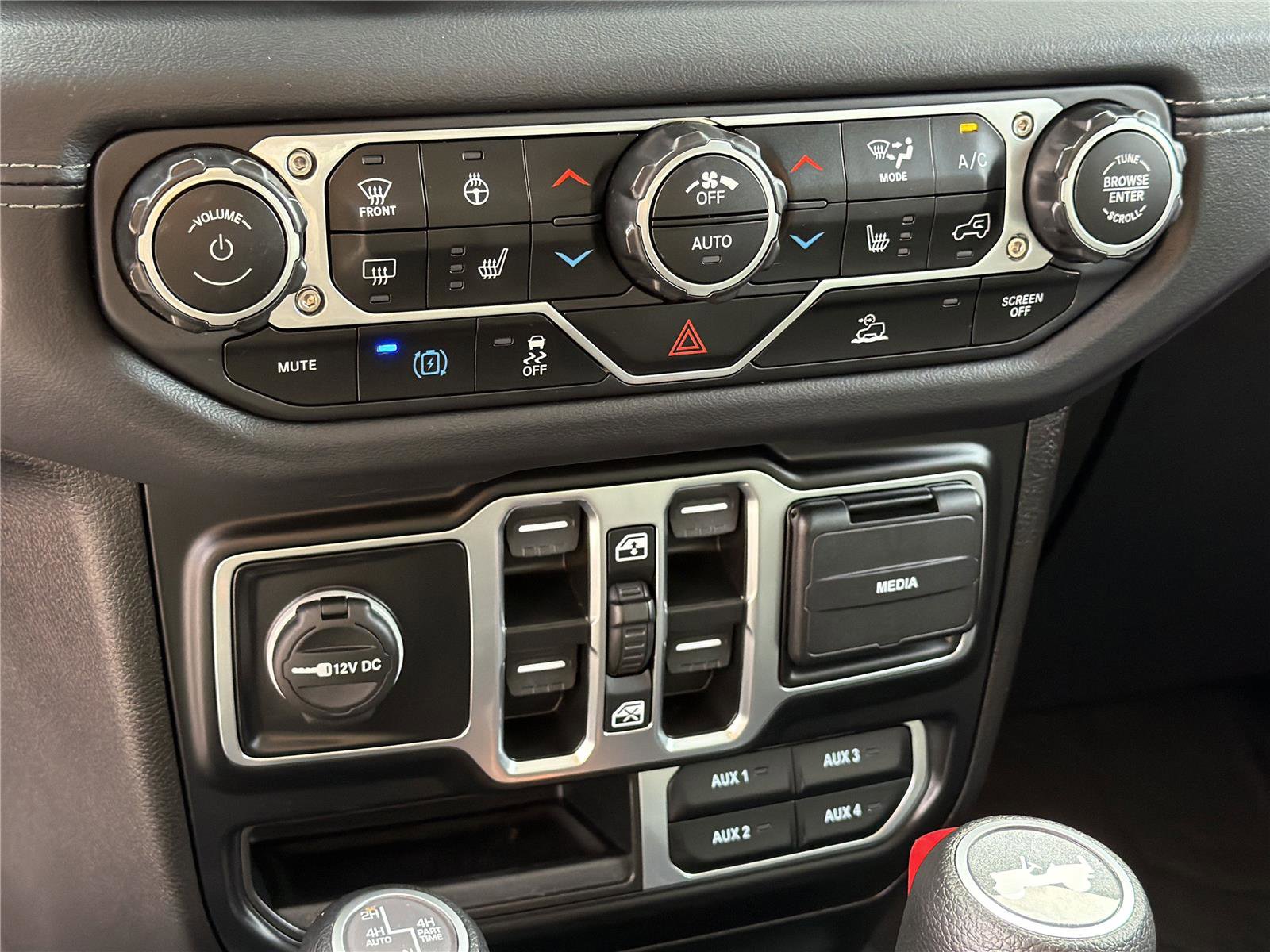 Used 2025 Jeep Wrangler Backcountry image 30