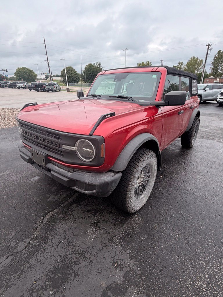 Used 2021 Ford Bronco 4-Door AWD/4WD image 2