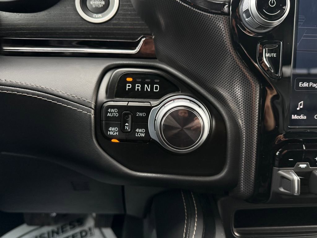 Used 2022 RAM 1500 Limited w/ Body-Colour Bumper Group image 28