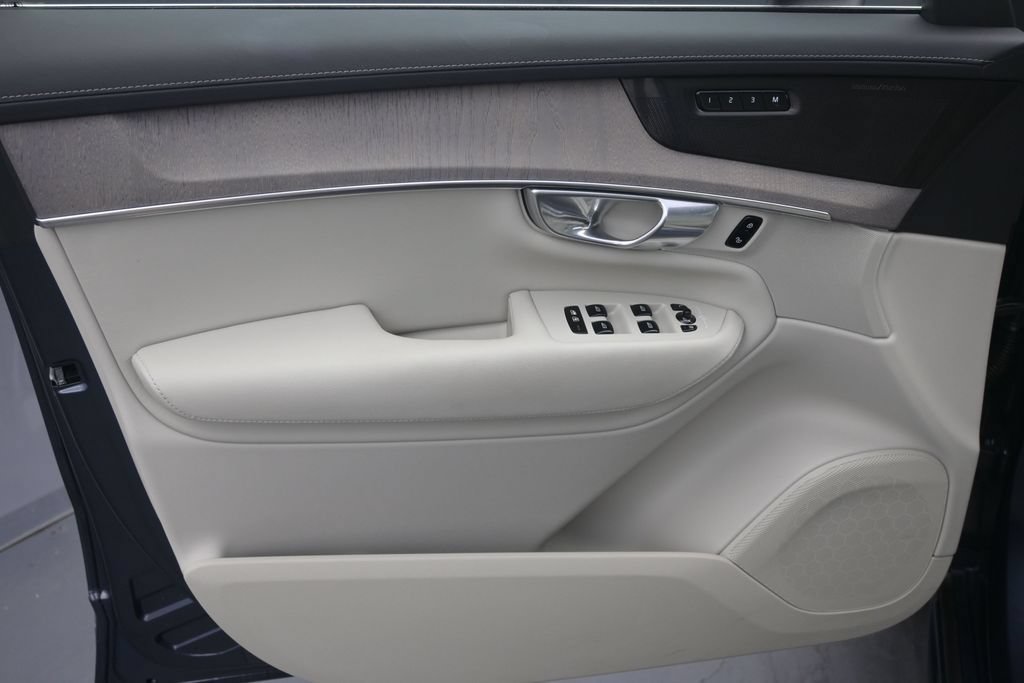 Certified 2026 Volvo XC90 B6 Ultra AWD/4WD image 5