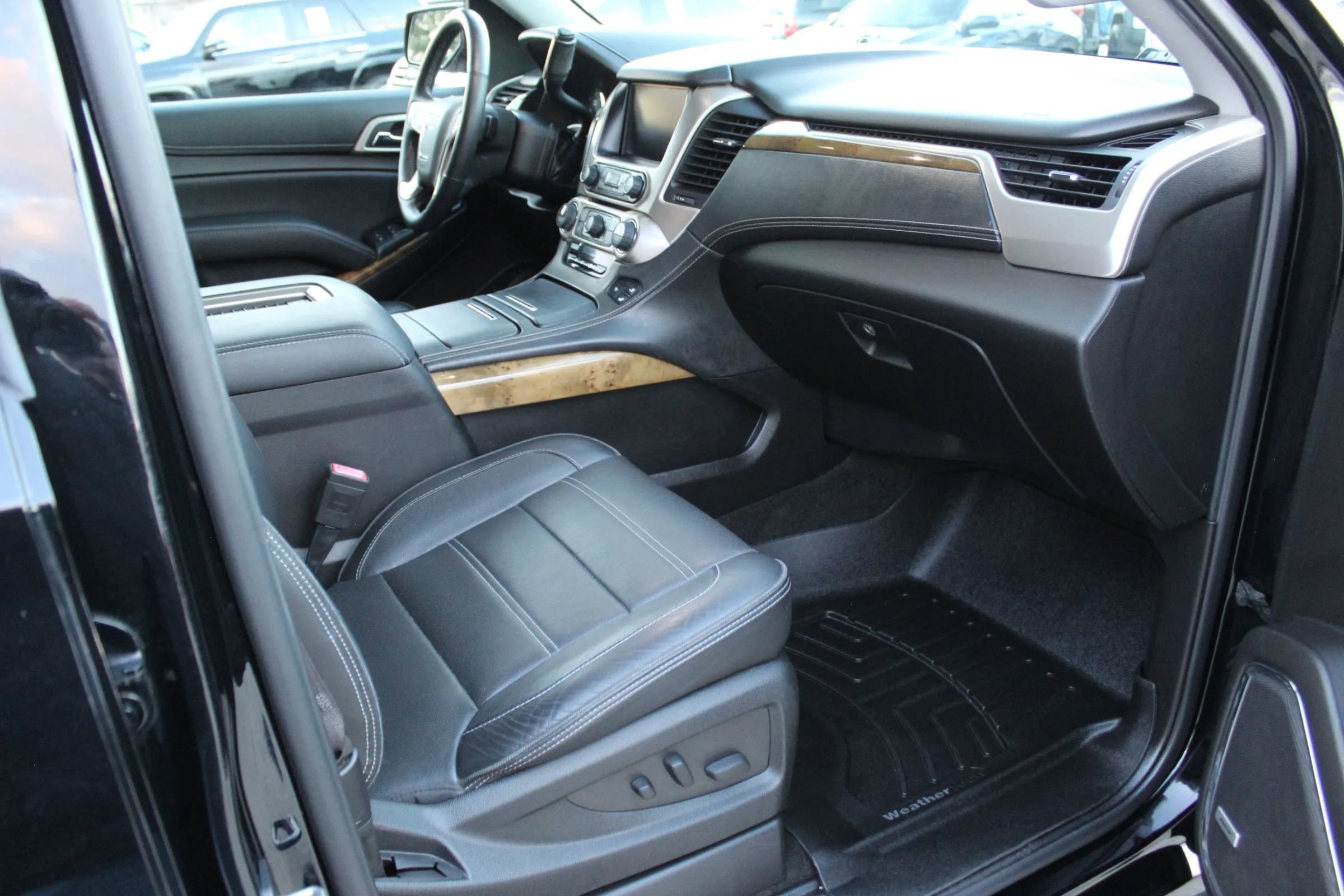 Used 2017 GMC Yukon Denali w/ Open Road Package image 35