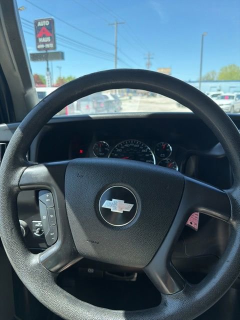 Used 2016 Chevrolet Express 2500 Extended RWD image 18