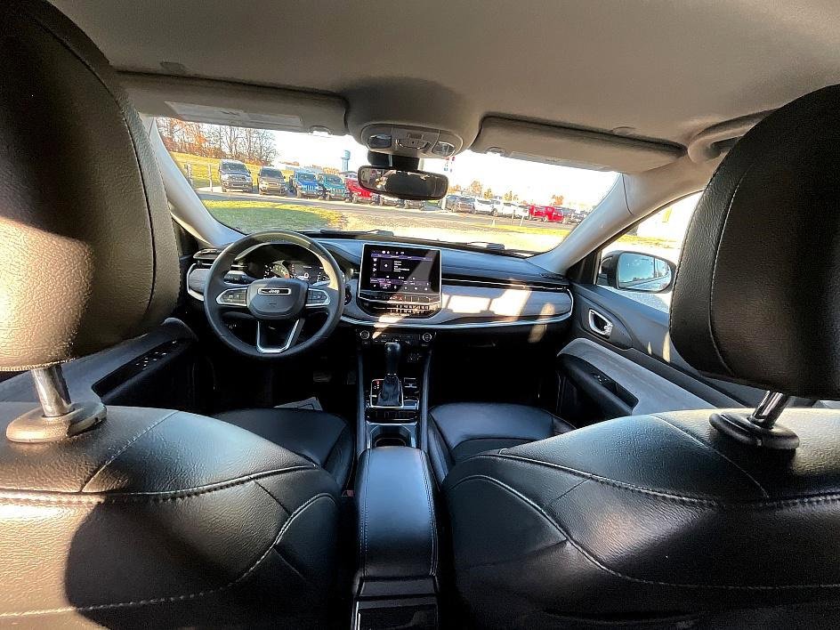 Used 2022 Jeep Compass Latitude image 30