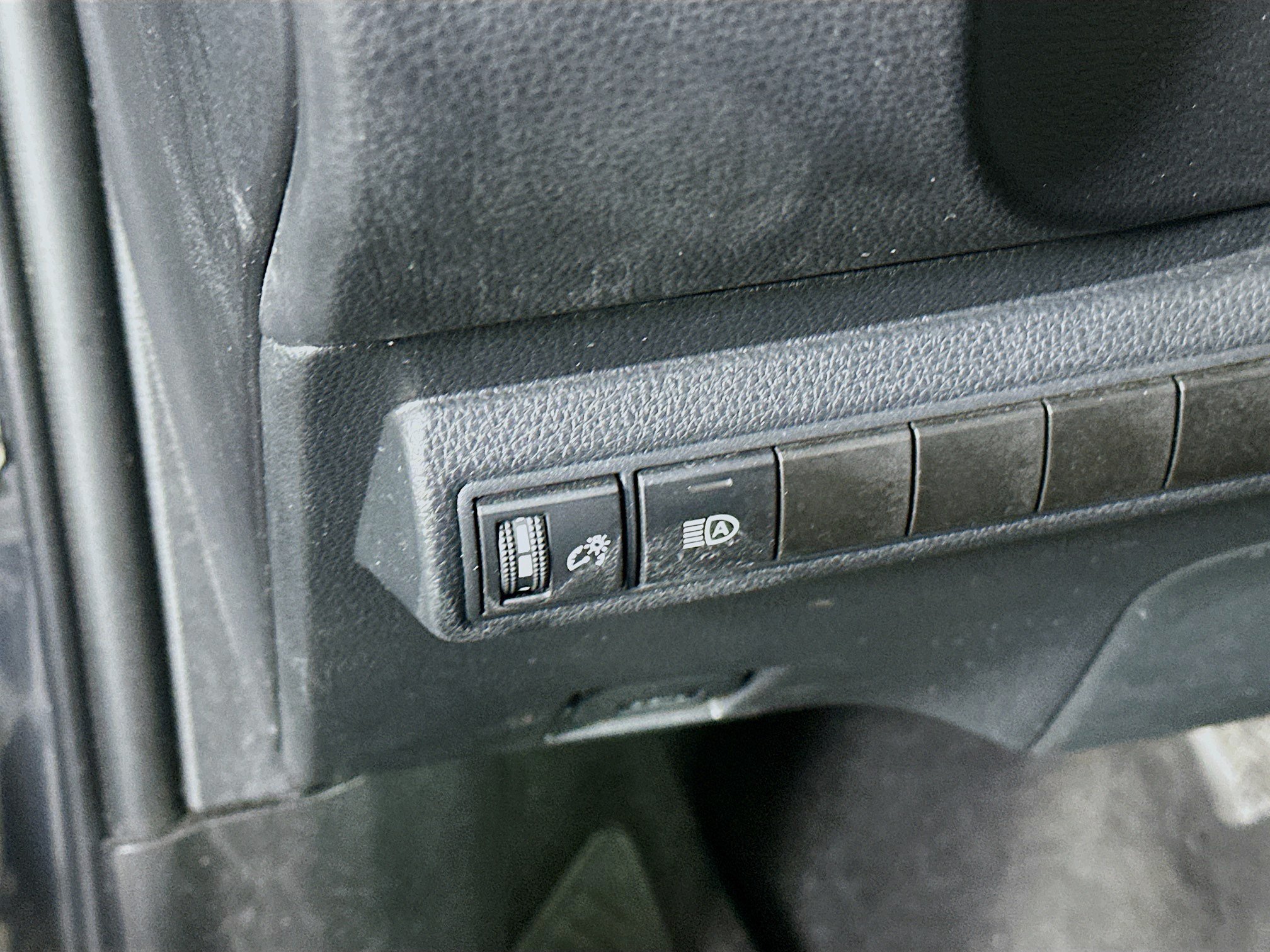 Used 2024 Toyota Corolla LE FWD image 17