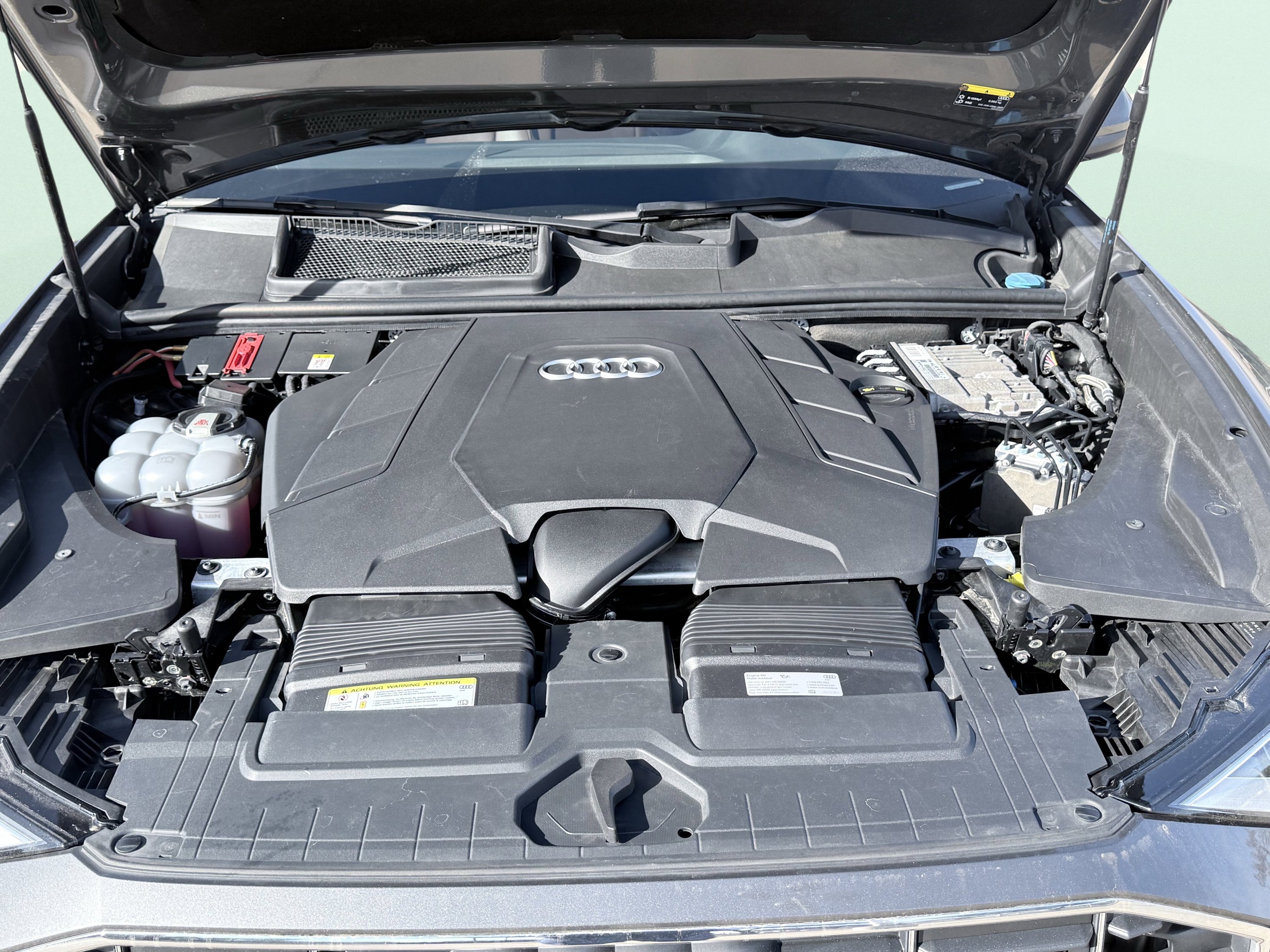 Used 2019 Audi Q8 Premium Plus w/ Premium Plus AWD/4WD image 20