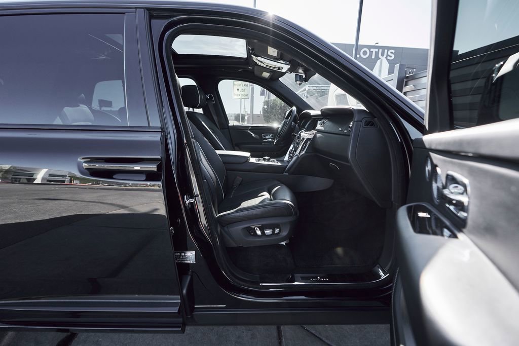 Used 2019 Rolls-Royce Cullinan AWD/4WD image 24