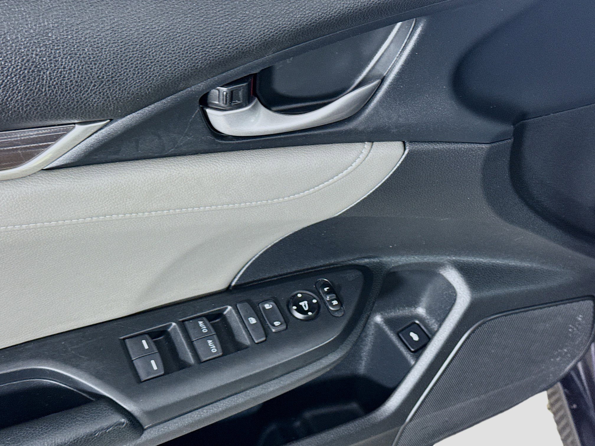Used 2020 Honda Civic Touring image 24