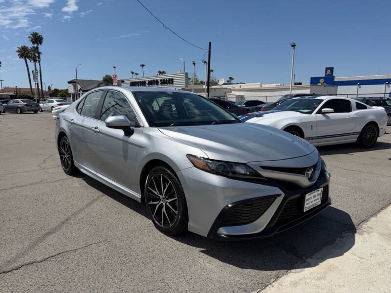 Used 2021 Toyota Camry SE FWD image 4