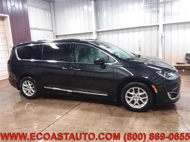 Used 2020 Chrysler Pacifica Touring-L image 5