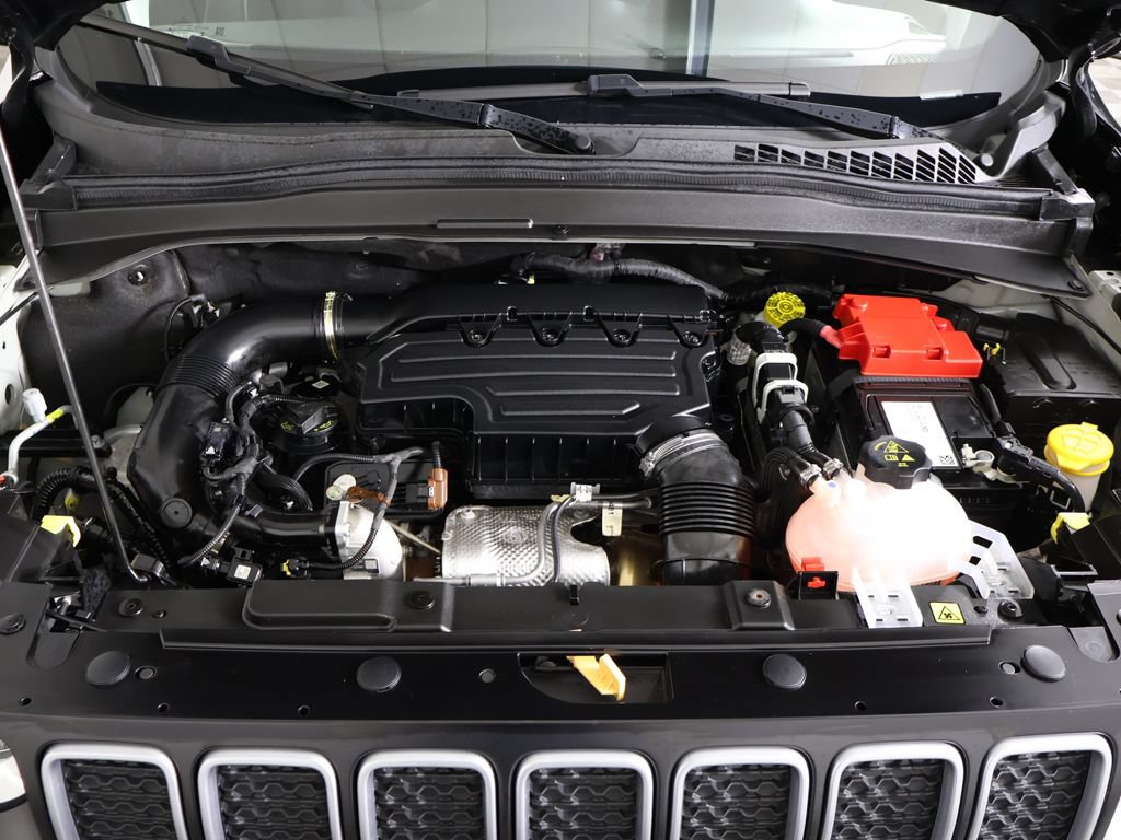 Used 2023 Jeep Renegade Latitude AWD/4WD image 19
