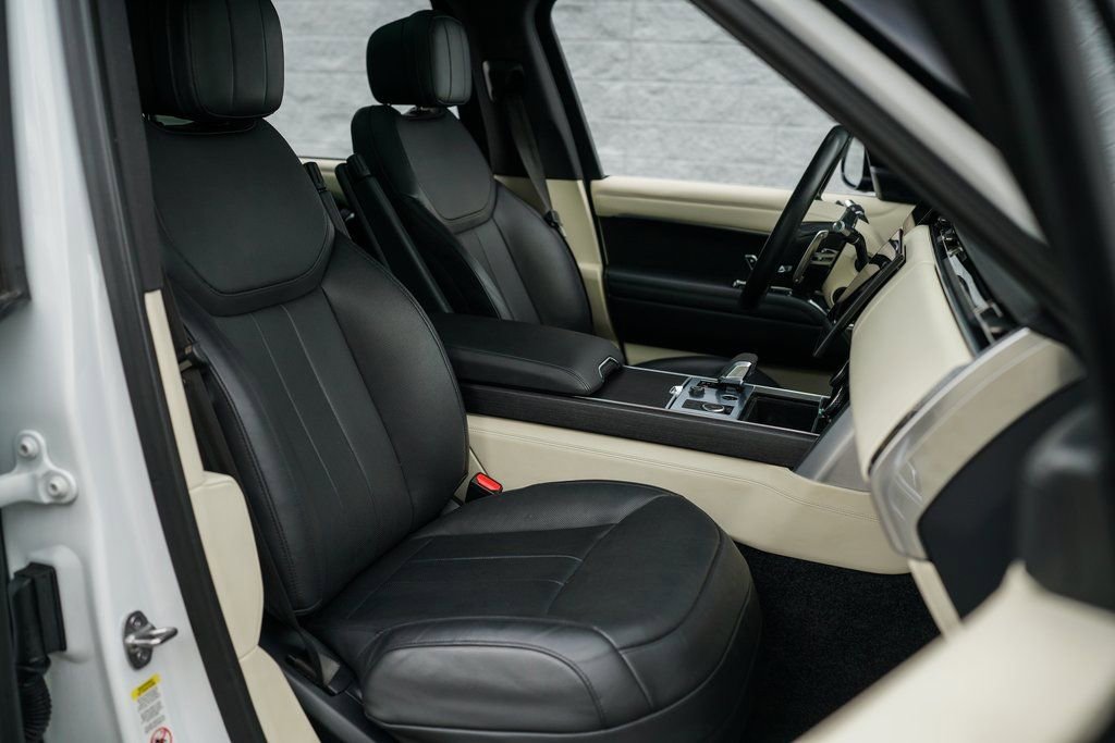 Used 2022 Land Rover Range Rover Long Wheelbase SE image 26