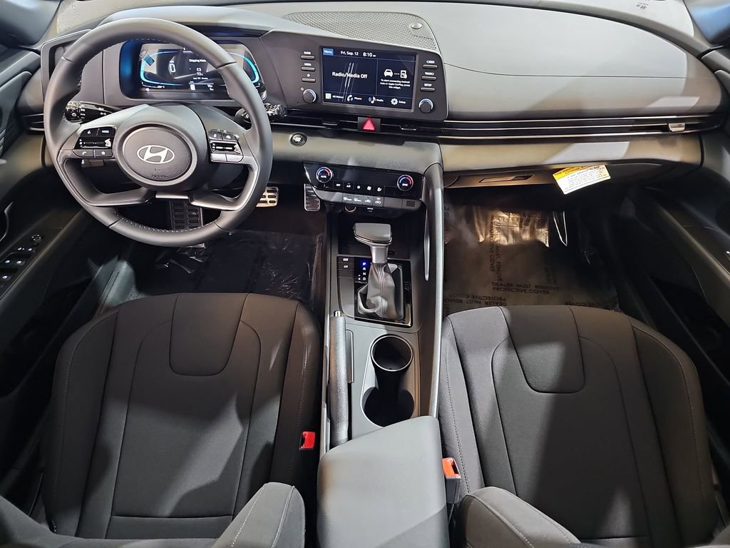 New 2025 Hyundai Elantra Sport image 9