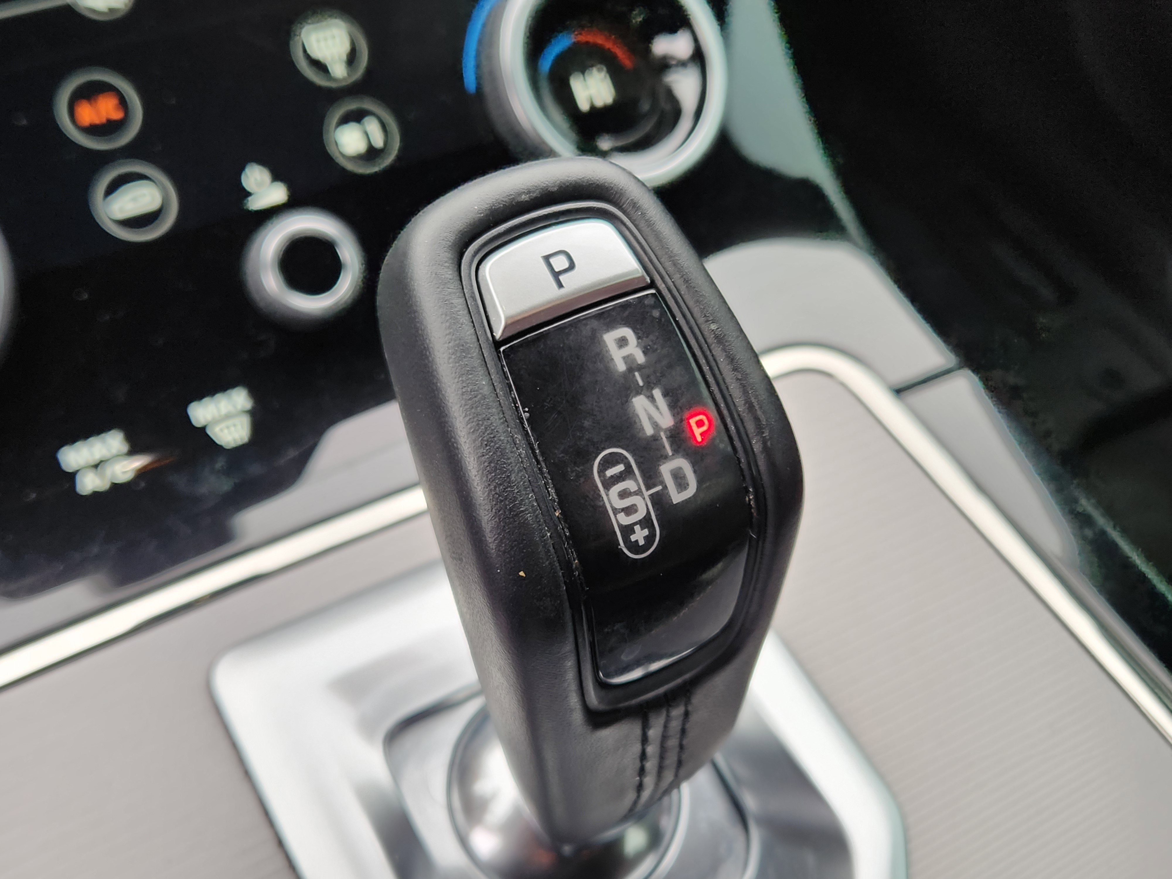 Used 2020 Land Rover Range Rover Evoque R-Dynamic SE image 23