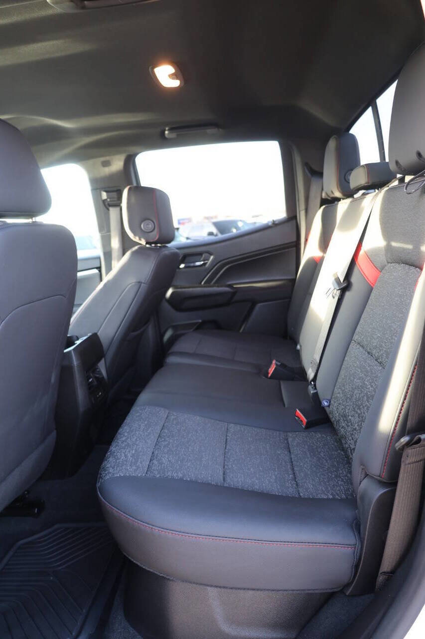 Used 2023 Chevrolet Colorado Z71 w/ Z71 Convenience Package 2 image 17