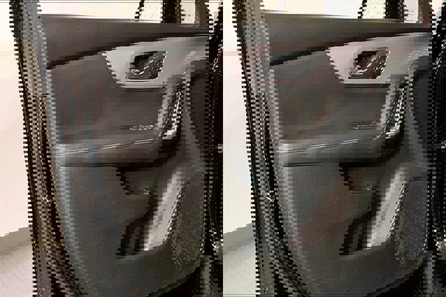 Used 2025 Chevrolet Blazer LT image 24