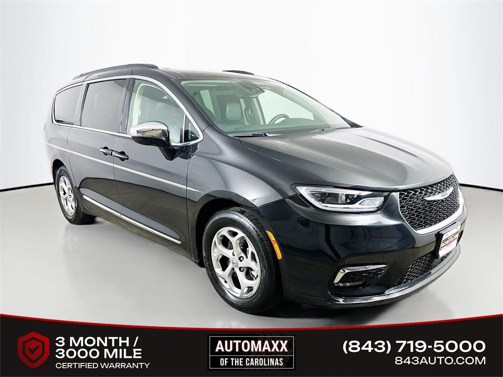 Used 2023 Chrysler Pacifica Limited image 1