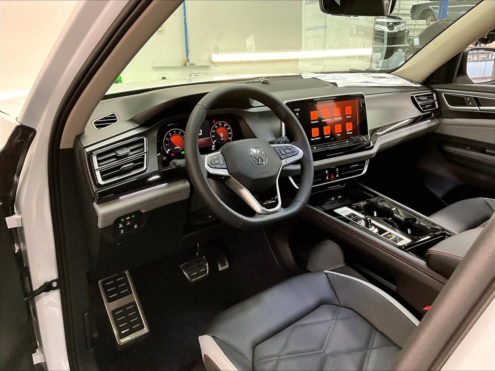New 2026 Volkswagen Atlas Peak Edition AWD/4WD image 6