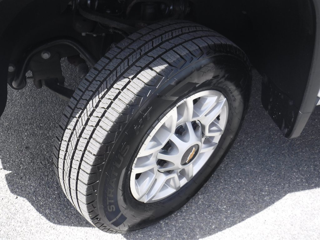 Used 2024 Chevrolet Silverado 2500 LT AWD/4WD image 23