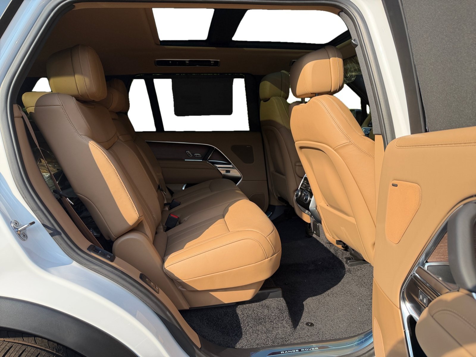New 2026 Land Rover Range Rover Long Wheelbase SE AWD/4WD image 20