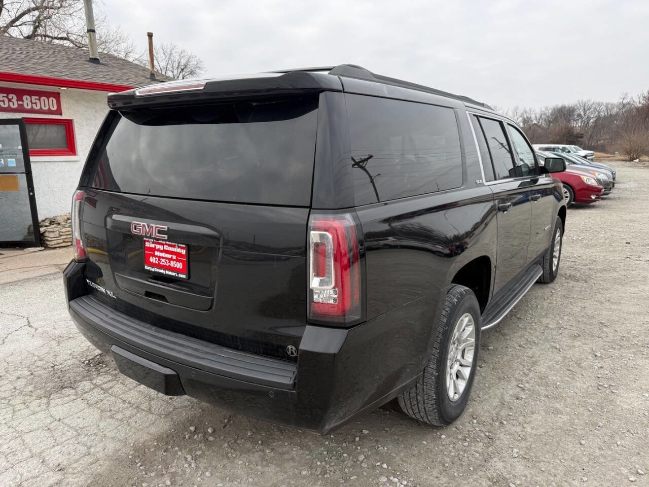 Used 2015 GMC Yukon XL SLE image 3