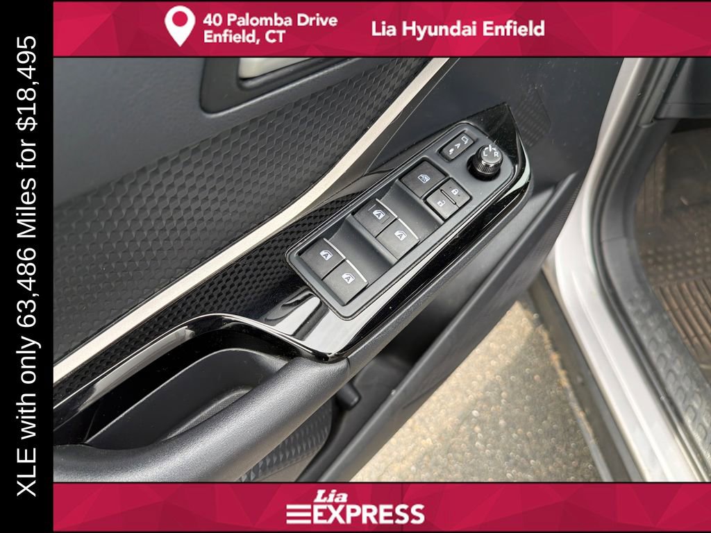 Used 2019 Toyota C-HR XLE FWD image 12
