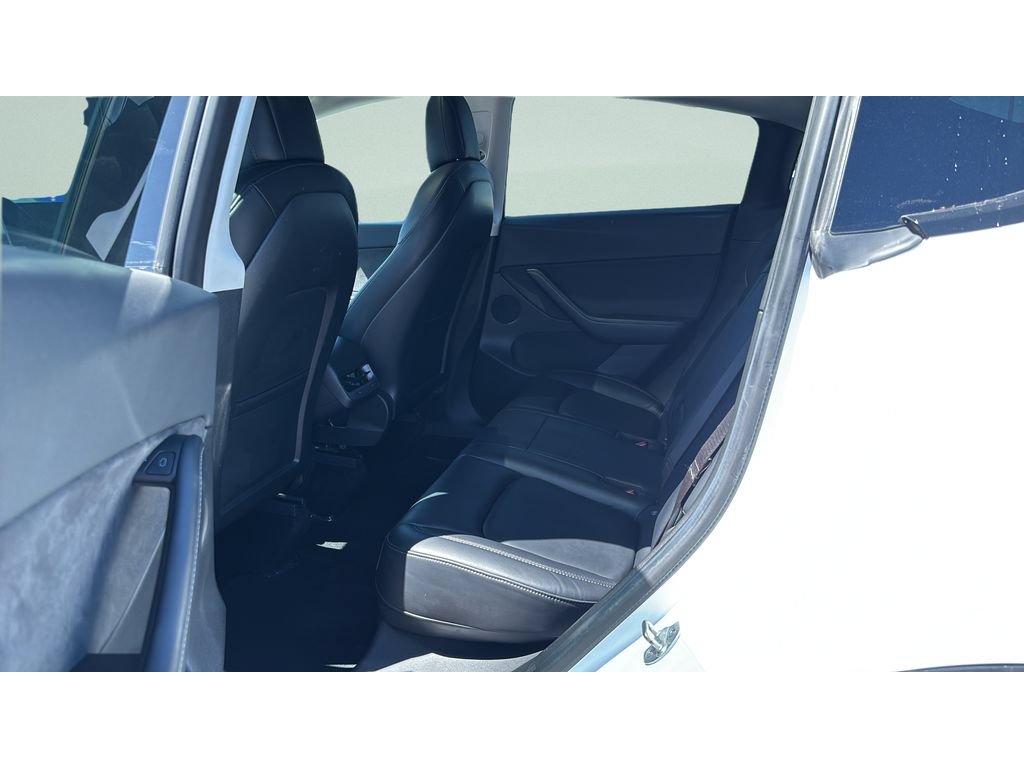 Used 2021 Tesla Model Y Long Range AWD/4WD image 17