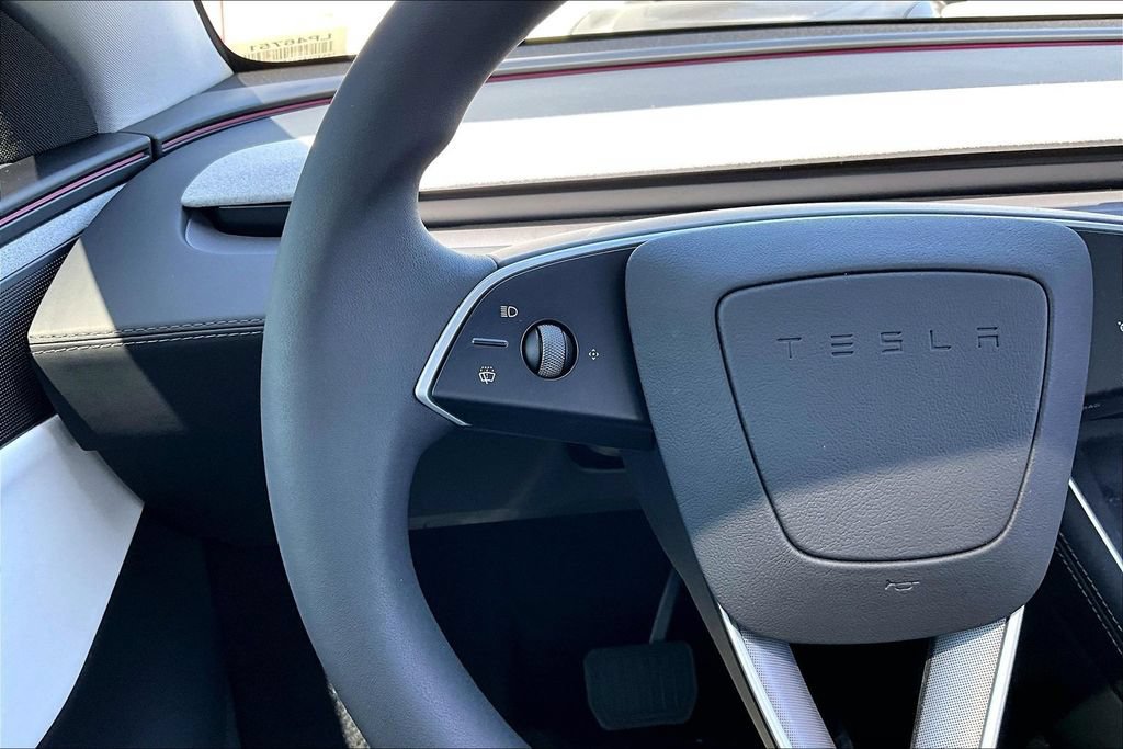 Used 2026 Tesla Model Y 2WD image 11
