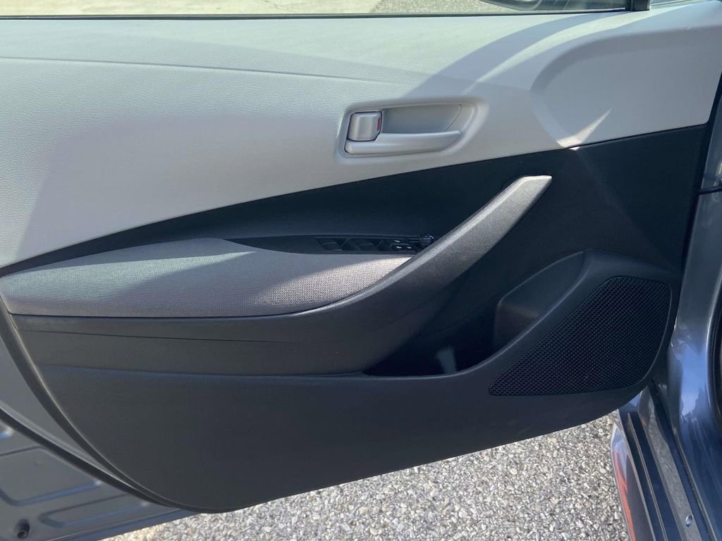 Used 2025 Toyota Corolla LE image 11