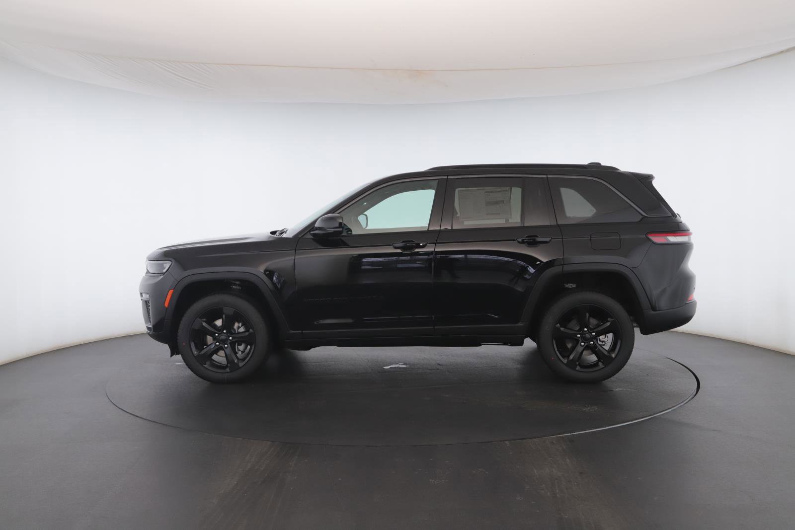 New 2026 Jeep Grand Cherokee Limited w/ Limited Altitude Package image 18