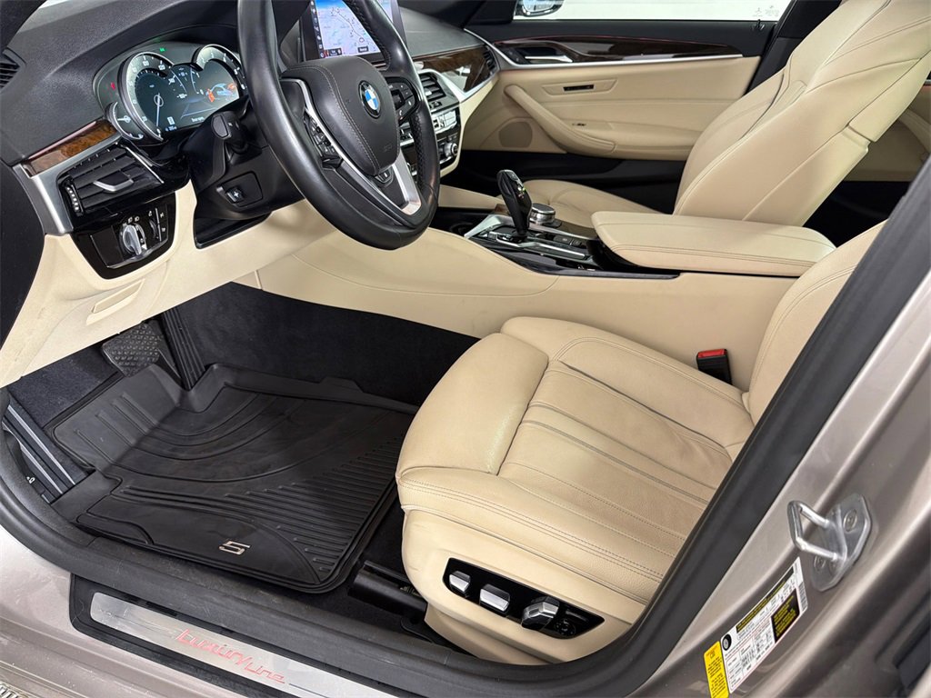 Used 2019 BMW 540i image 11
