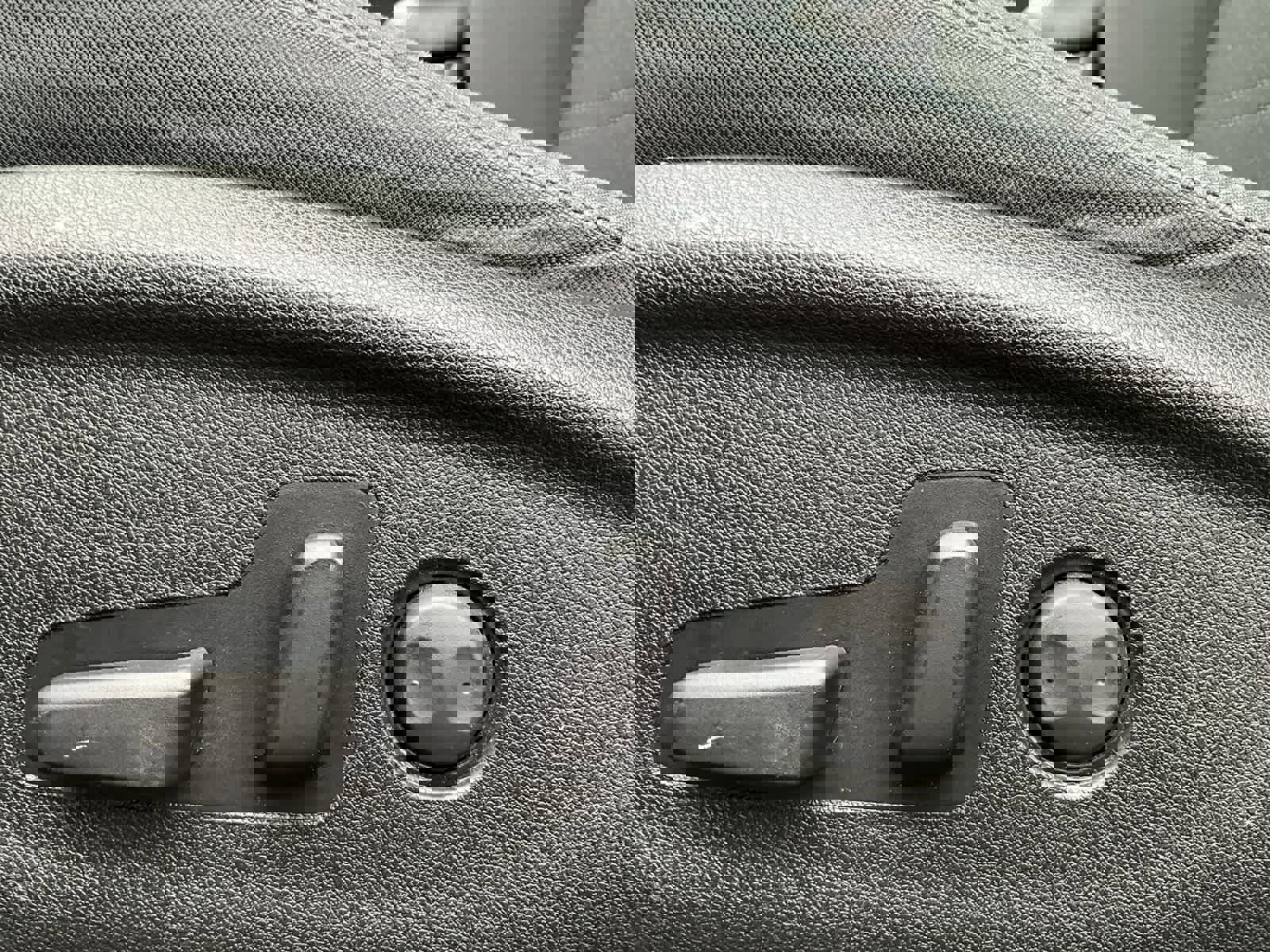 Used 2020 Kia Sorento LX w/ LX I4 Convenience Package image 23