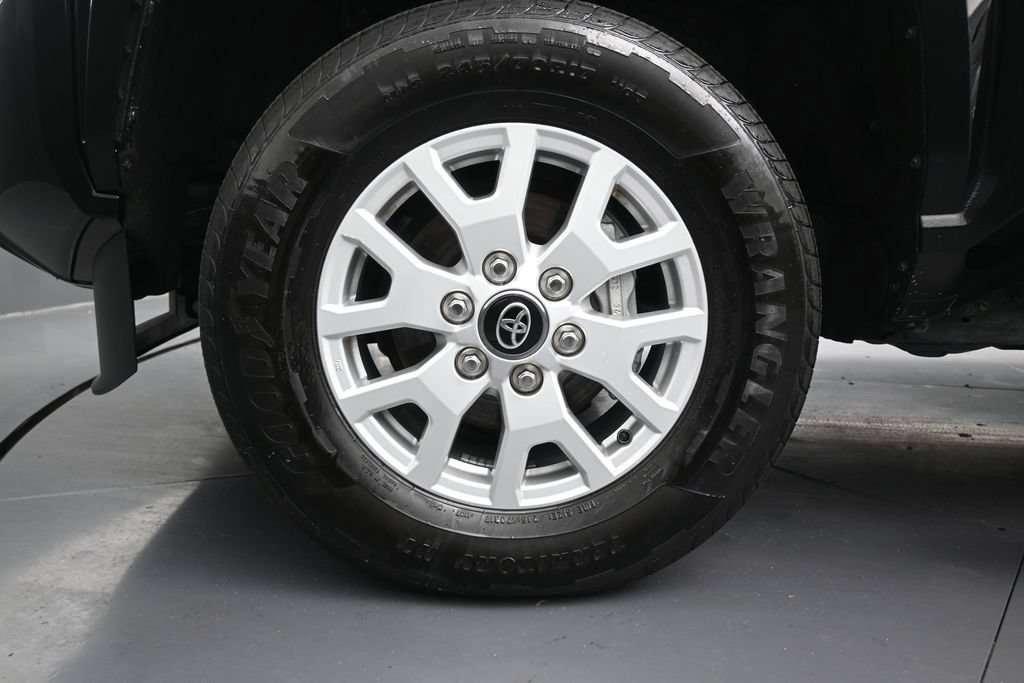 Used 2025 Toyota Tacoma SR5 RWD image 10