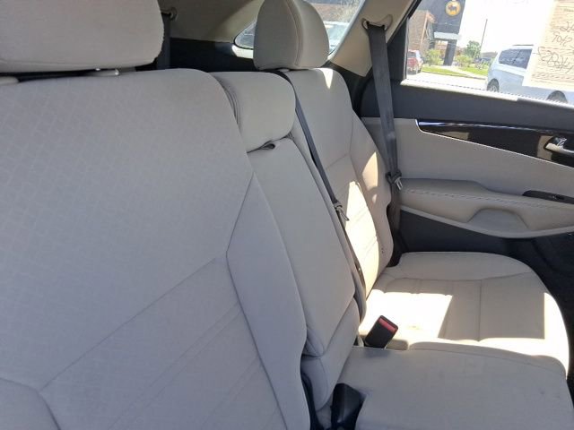 Used 2020 Kia Sorento LX image 9