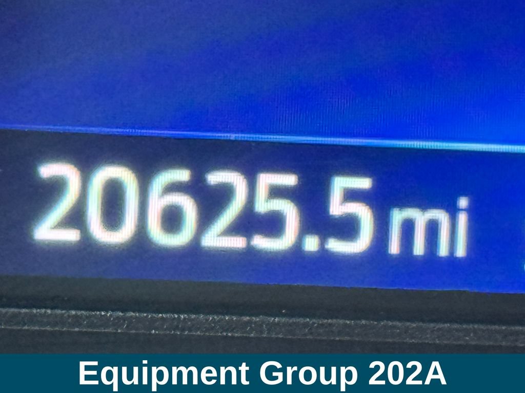 Used 2024 Ford Explorer XLT w/ Equipment Group 202A AWD/4WD image 6